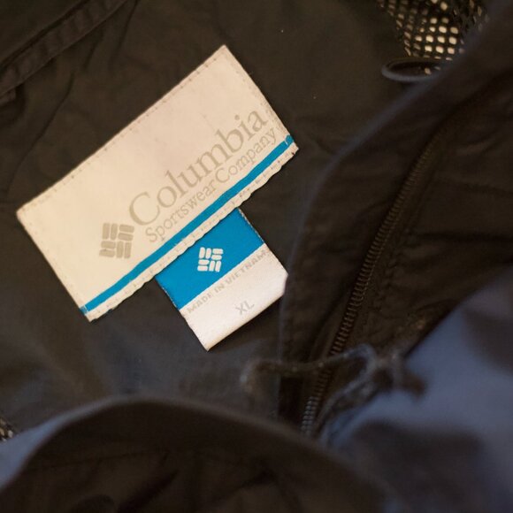 Columbia Women’s Windbreaker - Picture 4 of 5